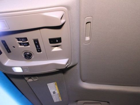 Used 2017 GMC Yukon XL SLT image 30