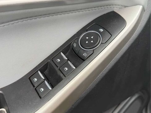 Used 2022 Ford Explorer XLT w/ Equipment Group 202A AWD/4WD image 4