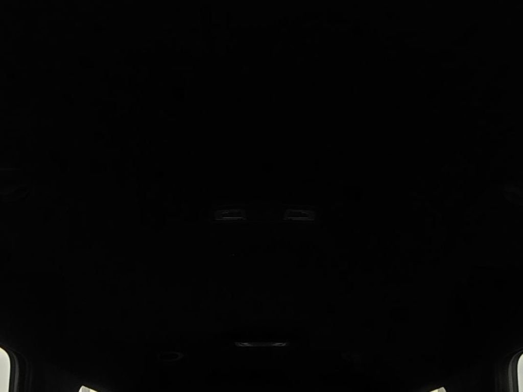 Used 2023 Chevrolet Traverse LT FWD image 17