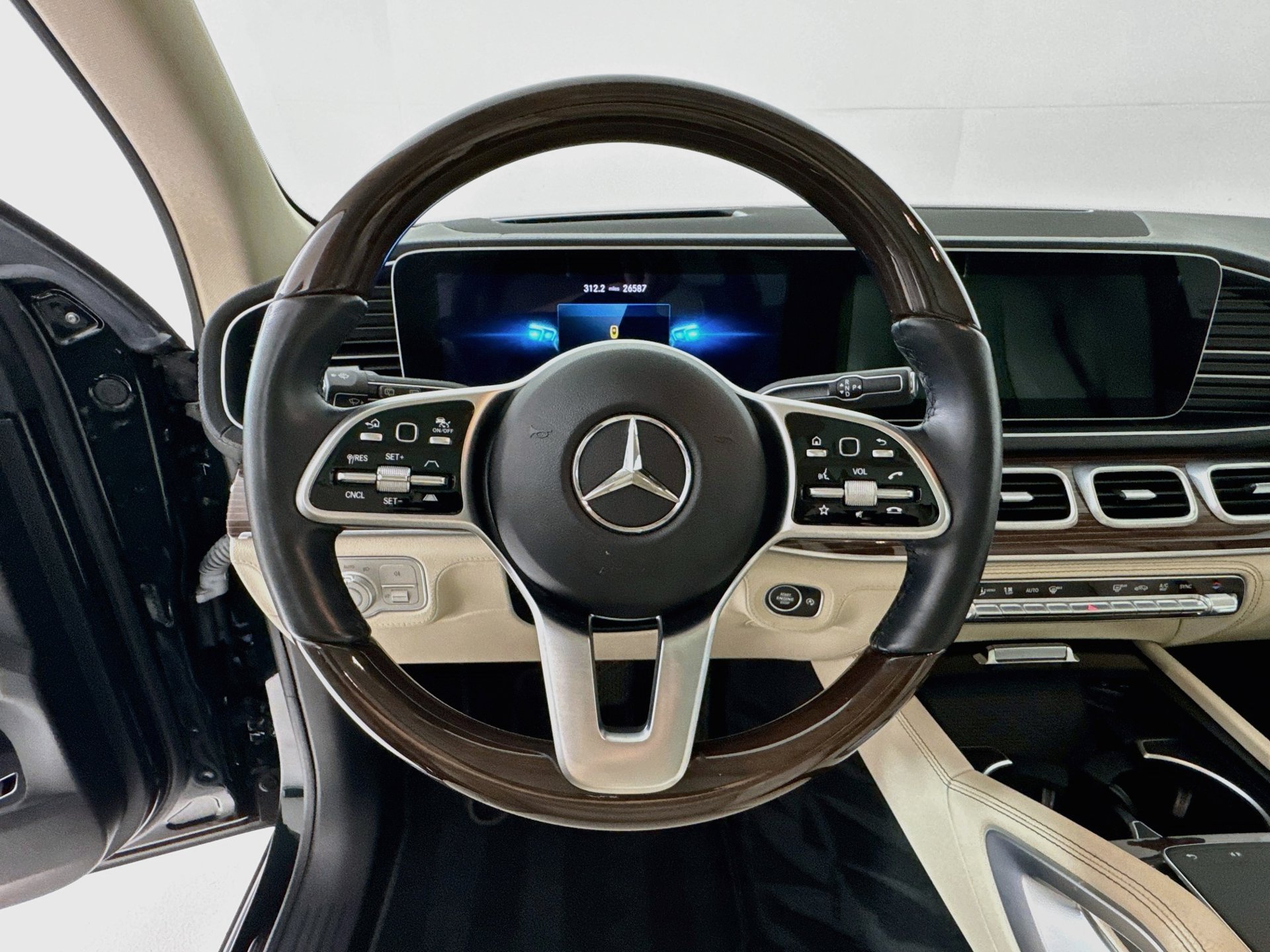 Used 2023 Mercedes-Benz GLE 350 4MATIC image 12