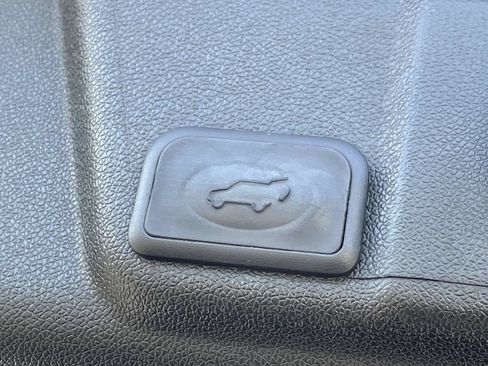 Used 2015 Toyota RAV4 Limited w/ Outdoor Package FWD image 11