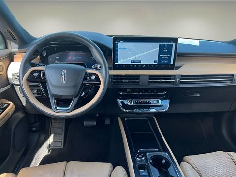 Used 2023 Lincoln Corsair Reserve w/ Equipment Group 202A image 15