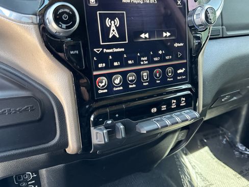Used 2019 RAM 2500 Laramie AWD/4WD image 33