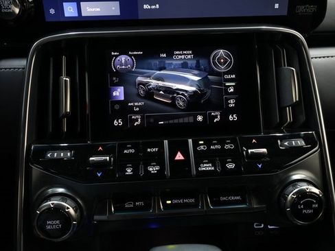 Used 2023 Lexus LX 600 4WD w/ Ultra Luxury Package image 81