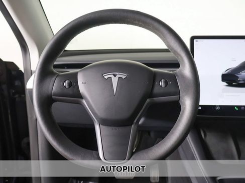 Used 2023 Tesla Model Y Long Range AWD/4WD image 5