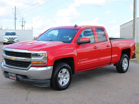 Used 2019 Chevrolet Silverado 1500 LT AWD/4WD image 2