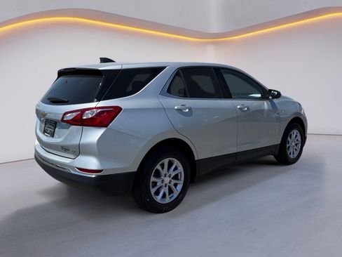 Used 2020 Chevrolet Equinox LT FWD image 3
