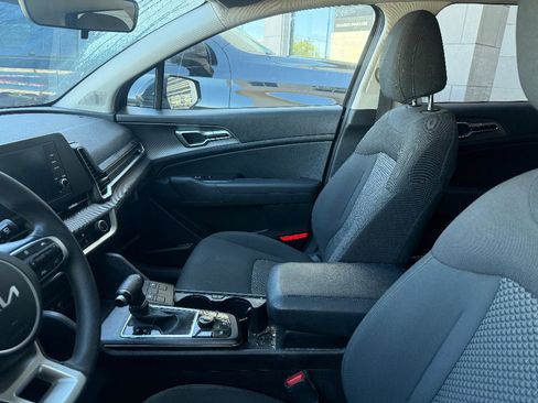 Used 2023 Kia Sportage LX AWD/4WD image 8