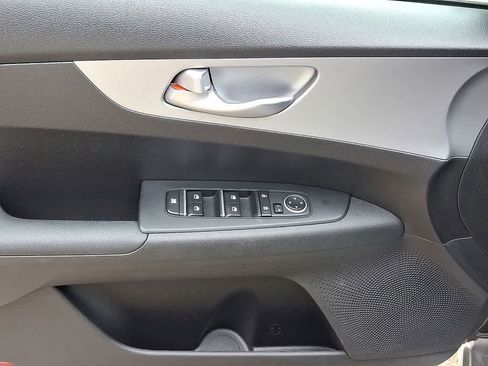 Used 2023 Kia Forte LXS w/ LXS Technology Package image 10