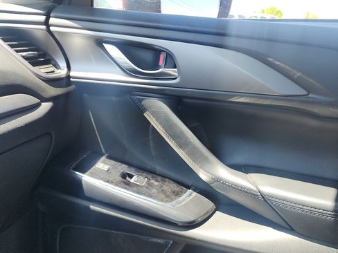 Used 2018 MAZDA CX-9 Touring w/ Touring Premium Package image 31