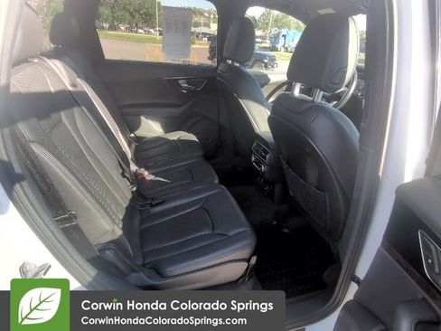 Used 2017 Audi Q7 3.0T Prestige w/ Prestige Package AWD/4WD image 30