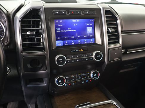 Used 2021 Ford Expedition Platinum AWD/4WD image 5