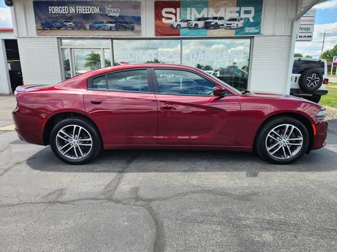 Used 2019 Dodge Charger SXT AWD/4WD image 2