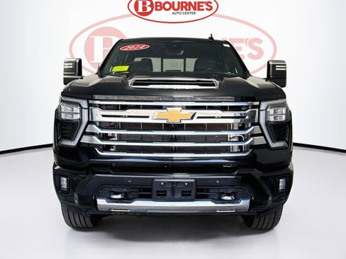 Used 2024 Chevrolet Silverado 3500 High Country w/ Technology Package AWD/4WD image 7