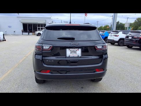 Used 2023 Jeep Compass High Altitude AWD/4WD image 7