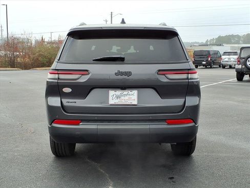 Used 2024 Jeep Grand Cherokee L Altitude image 17