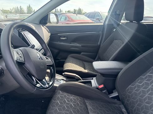 Used 2025 Mitsubishi Outlander Sport LE image 19