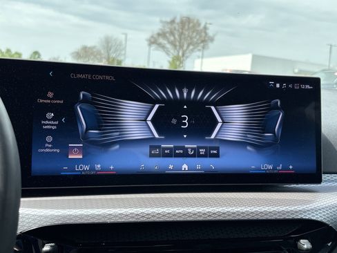 Used 2025 BMW 430i w/ Premium Package image 29