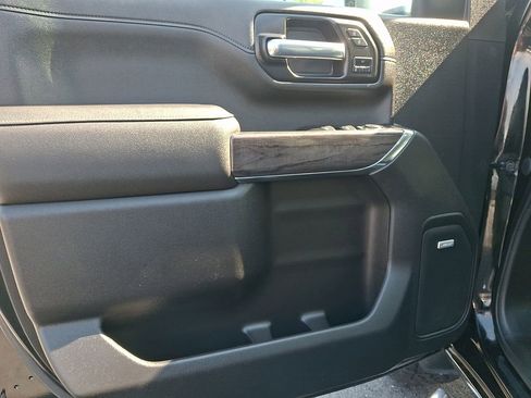 Used 2022 Chevrolet Silverado 2500 LTZ w/ LTZ Premium Package image 12