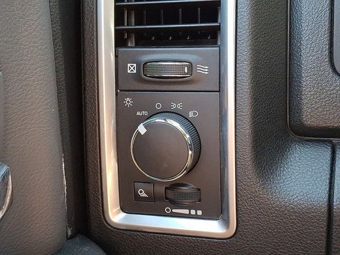 Used 2024 RAM 1500 Classic SLT AWD/4WD image 28