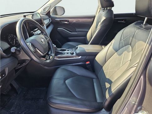 Used 2021 Toyota Highlander Platinum image 36