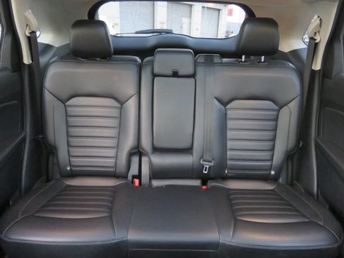 Used 2019 Ford Edge SEL w/ Equipment Group 201A image 21