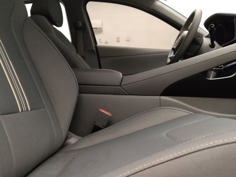 Used 2023 Hyundai Elantra SEL FWD image 21