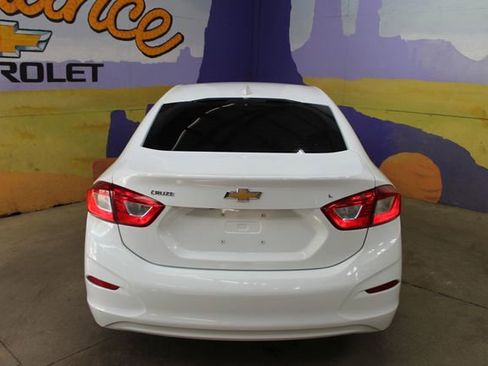 Used 2018 Chevrolet Cruze LT FWD image 7