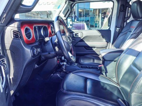 Used 2021 Jeep Gladiator Rubicon image 2