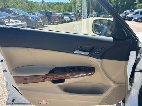 Used 2011 Honda Accord EX-L image 10