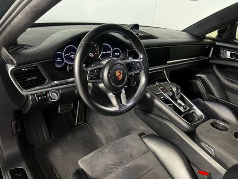 Certified 2020 Porsche Panamera GTS image 4