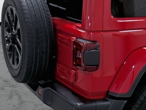 Used 2025 Jeep Wrangler Sahara w/ Safety Group AWD/4WD image 13