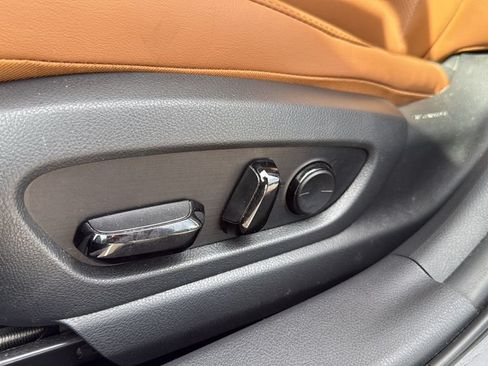 Used 2021 Lexus UX 200 w/ Premium Package FWD image 16