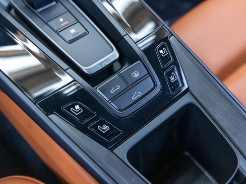 Certified 2025 Porsche 911 Carrera GTS RWD image 39