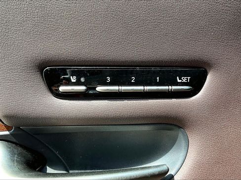 Used 2020 Lexus LS 500 w/ Interior Upgrade Package RWD image 32