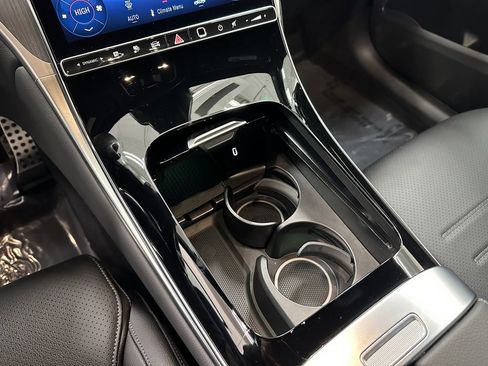 Certified 2025 Mercedes-Benz GLC 350e 4MATIC image 32