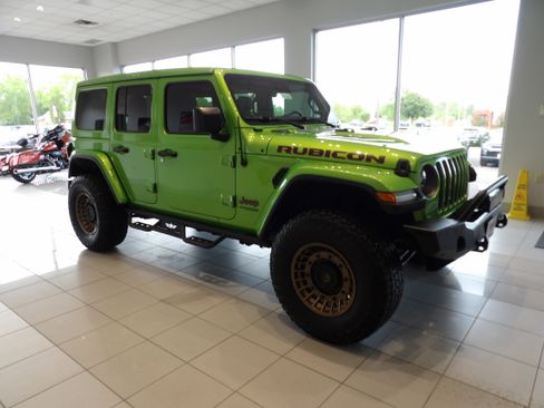 Used 2019 Jeep Wrangler Unlimited Rubicon AWD/4WD image 3