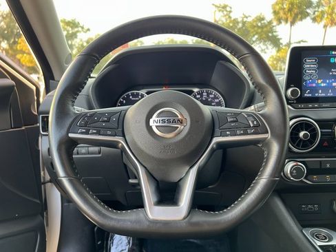 Used 2022 Nissan Sentra SV w/ Trunk Package image 16