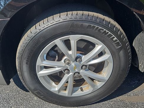 Used 2017 Chevrolet Equinox LS AWD/4WD image 4