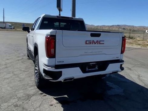 Used 2022 GMC Sierra 1500 AT4 w/ AT4 Premium Package AWD/4WD image 7