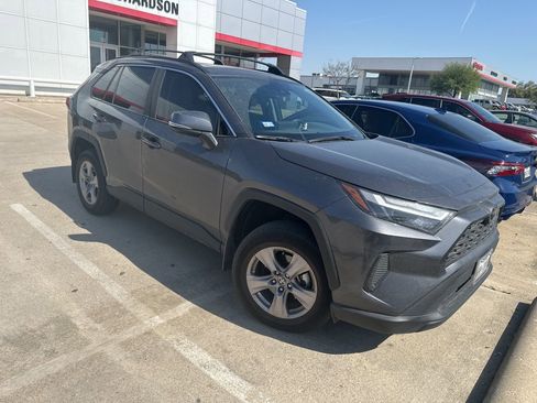 Used 2025 Toyota RAV4 XLE w/ Convenience Package image 2