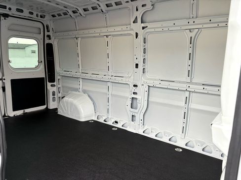 Used 2024 RAM ProMaster 2500 w/ Quick Order Package 22G SLT image 16