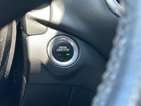 Used 2018 Chevrolet Equinox LT FWD image 36