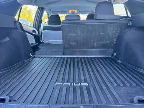 Used 2022 Toyota Prius LE image 15