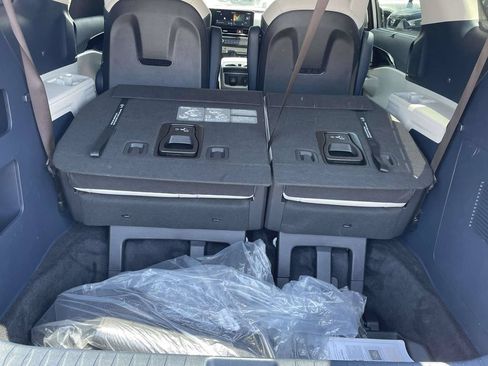 Used 2025 Kia Carnival SX Prestige FWD image 27