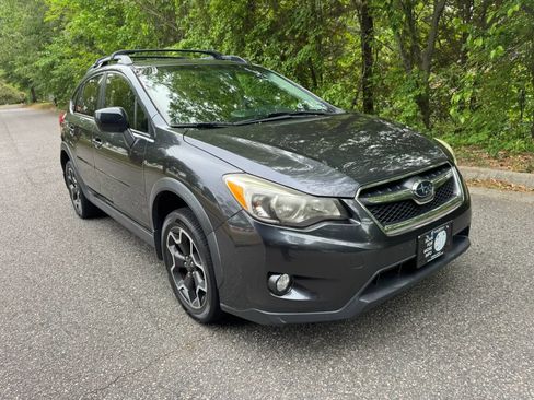 Used 2014 Subaru Crosstrek 2.0i Premium w/ Moonroof Package AWD/4WD image 2