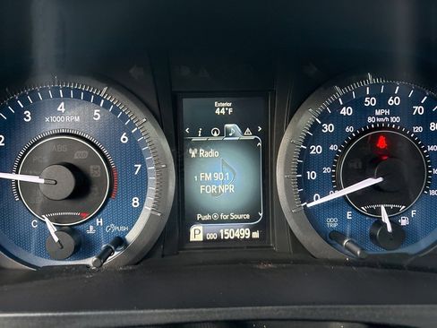 Used 2017 Toyota Sienna XLE image 28