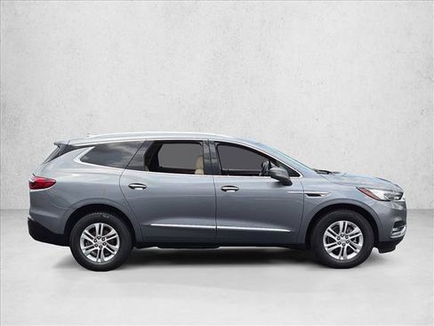 Used 2020 Buick Enclave Essence w/ Sound and Sites Package FWD image 4