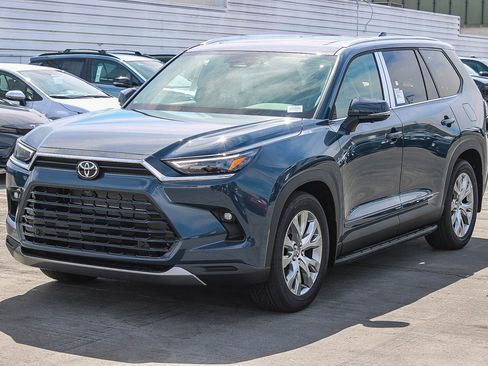 New 2026 Toyota Grand Highlander Limited image 3