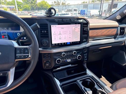 Used 2024 Ford F250 King Ranch AWD/4WD image 9